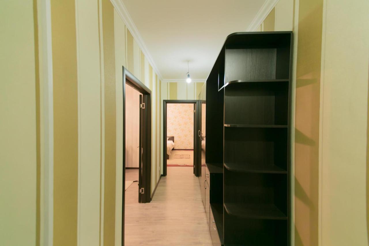 Cozy Apartment On Sarayshyq Street 5E アスターナ エクステリア 写真
