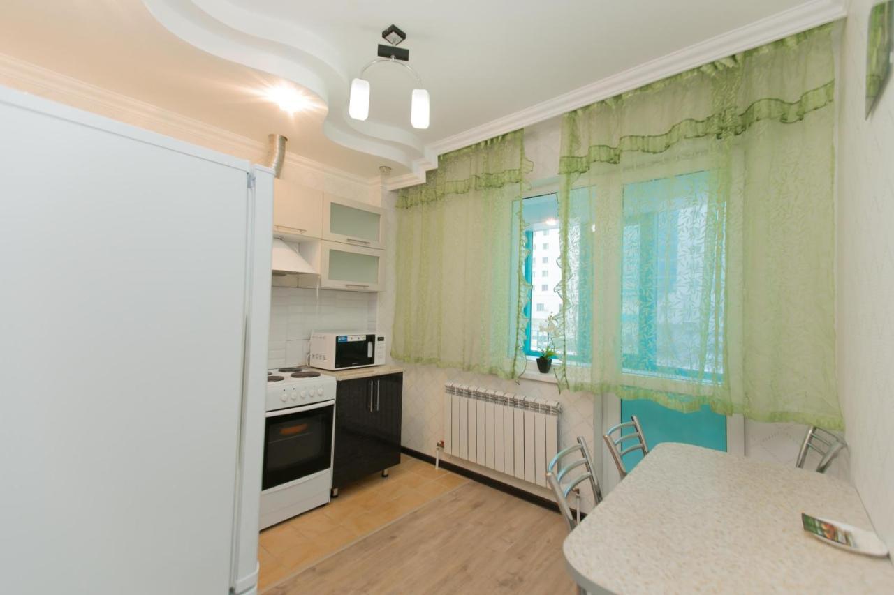 Cozy Apartment On Sarayshyq Street 5E アスターナ エクステリア 写真