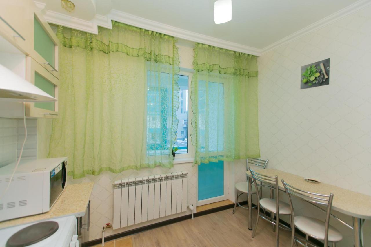 Cozy Apartment On Sarayshyq Street 5E アスターナ エクステリア 写真