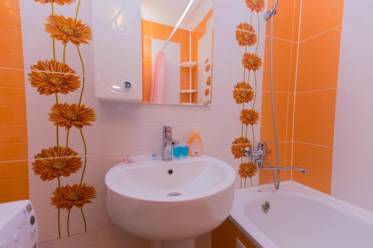 Cozy Apartment On Sarayshyq Street 5E アスターナ エクステリア 写真